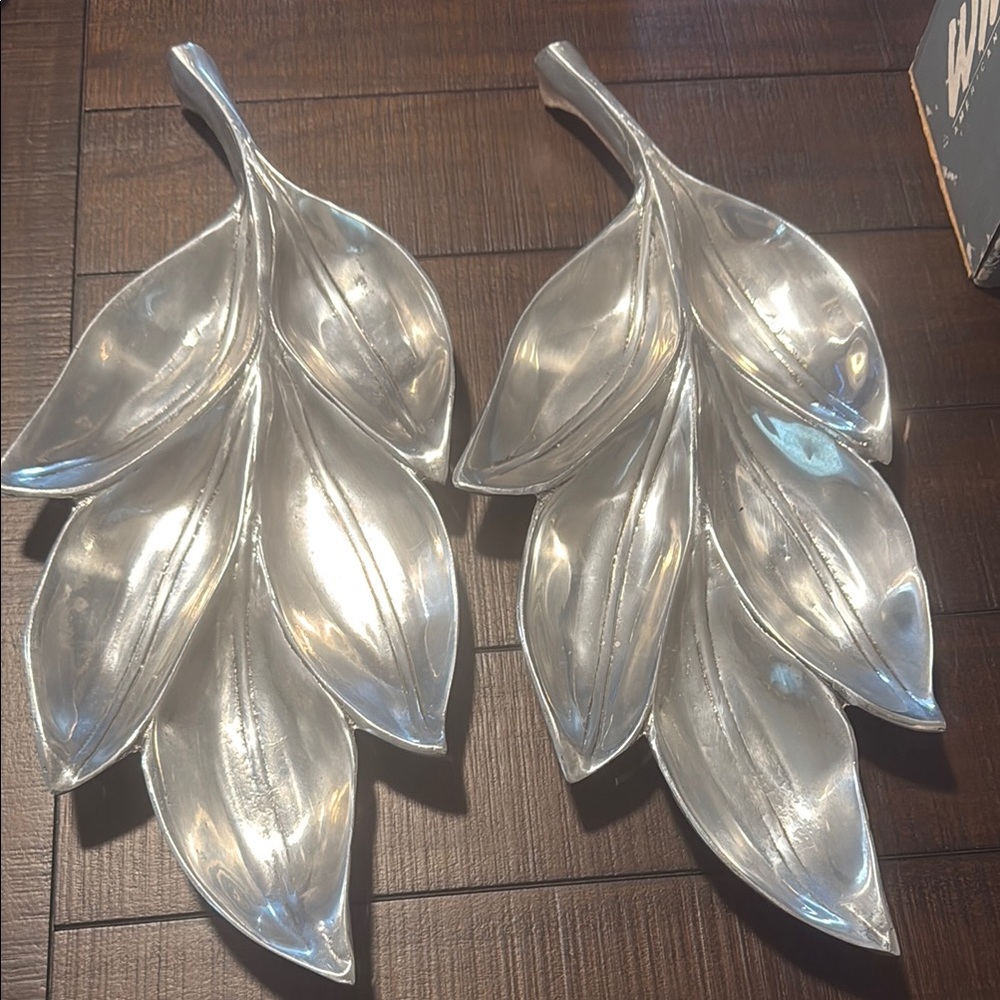 Silver Leaf table server Set